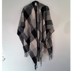 Woolrich Amelia Buffalo Plaid Wrap Poncho Grey Black Fringe OSFA New With Tags
